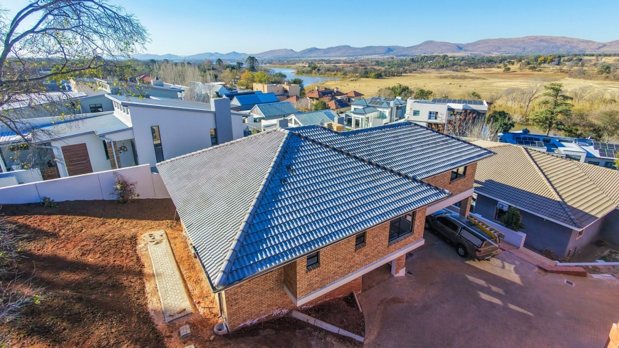 3 Bedroom Property for Sale in Magalies Golf Estate North West